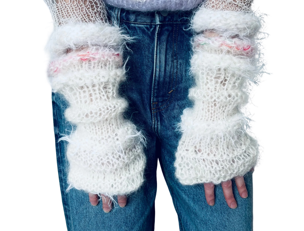Nr002-Dreamy fluffy half mittens