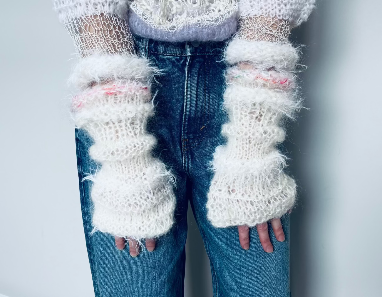 Nr002-Dreamy fluffy half mittens