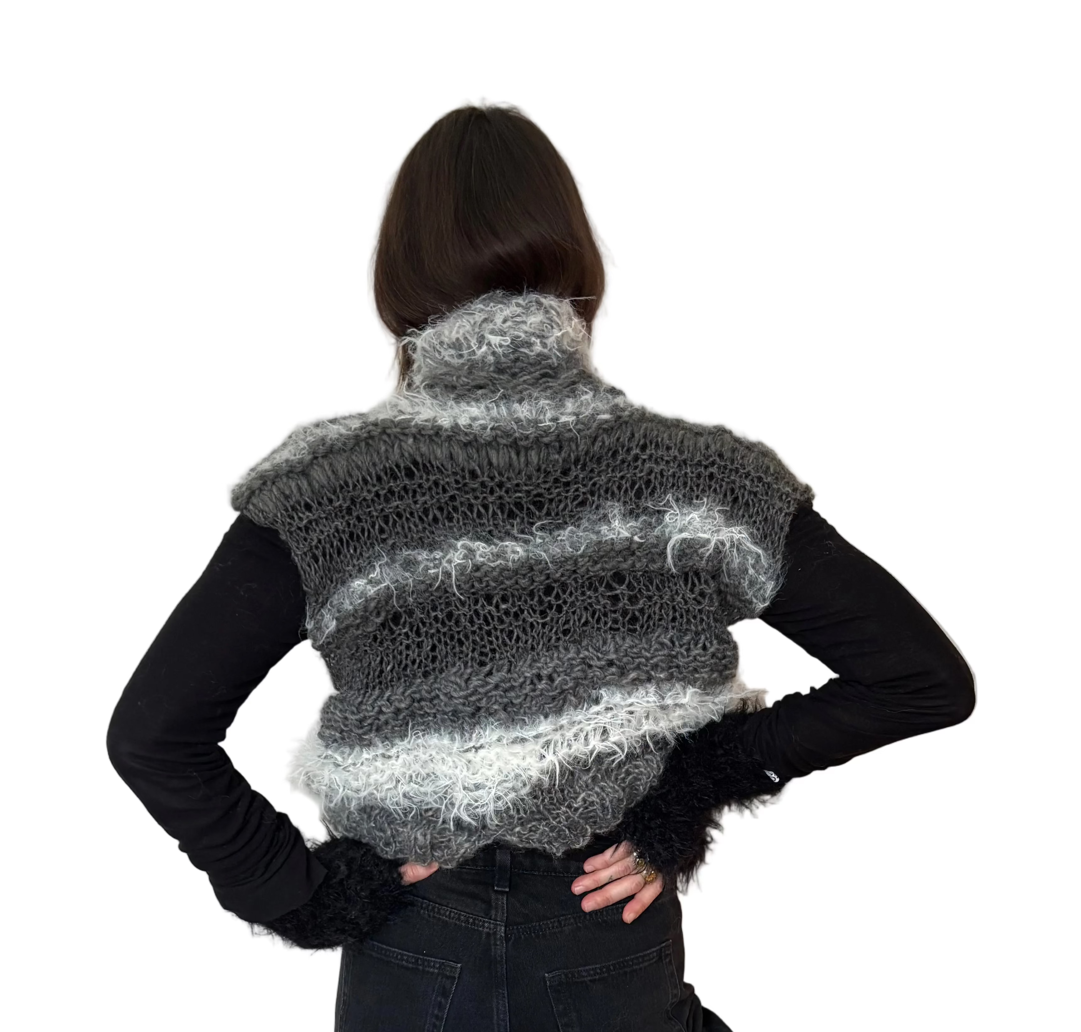 Nr004-Short sleeved fluffy chunk-sweater