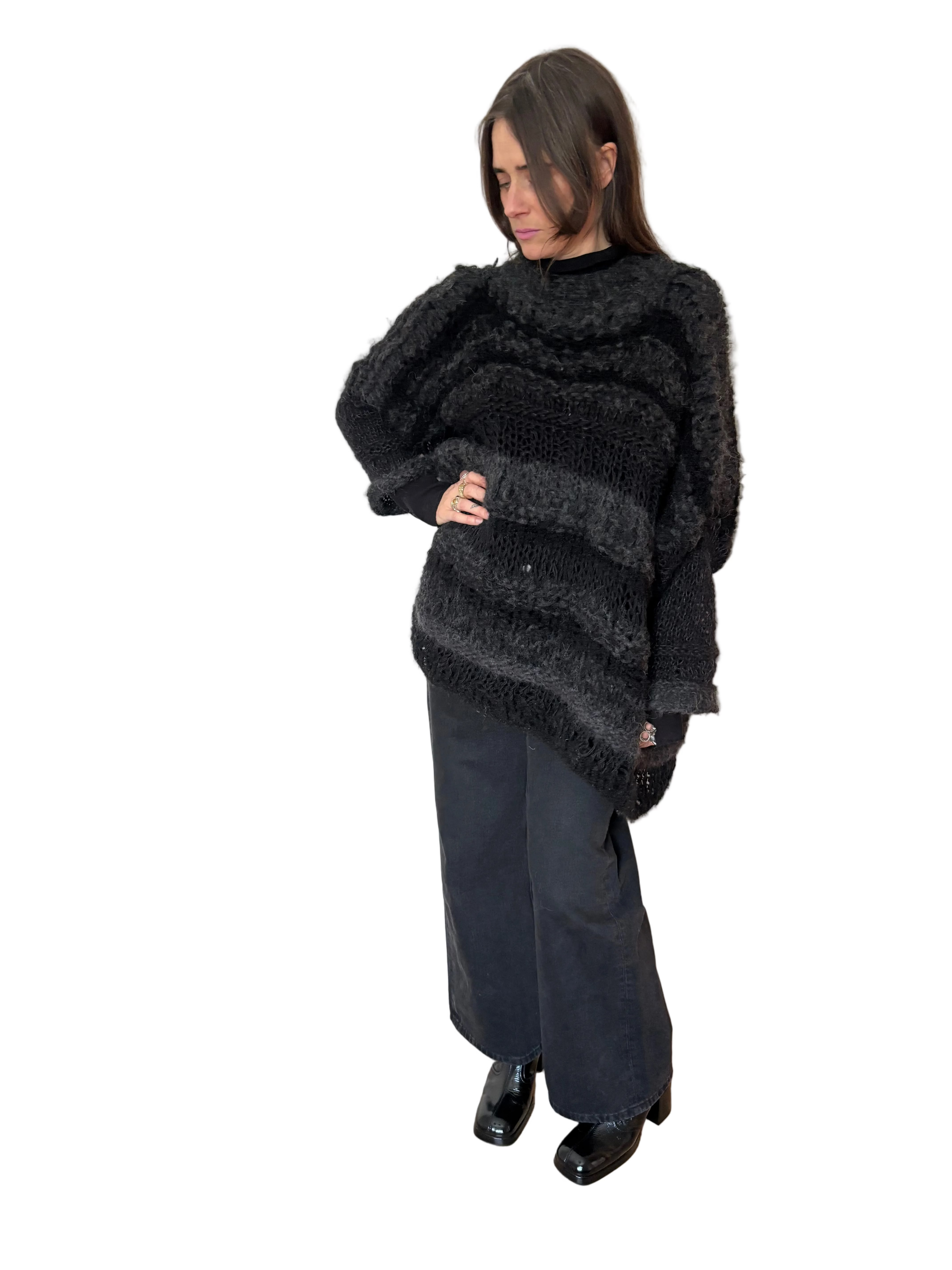 Nr011-Oversized airy black fluff sweater